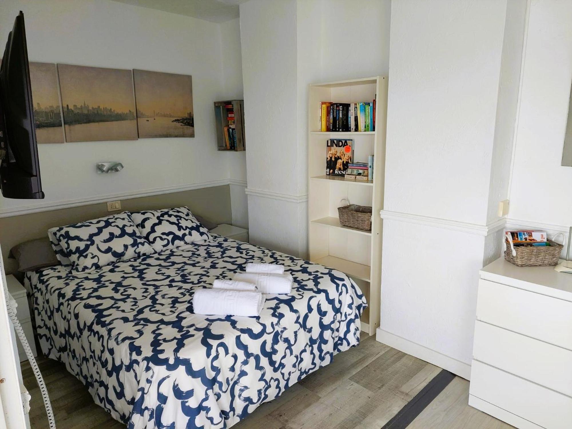 Frontal Ocean View Torres Del Sol Apartment Los Cristianos  Exterior photo